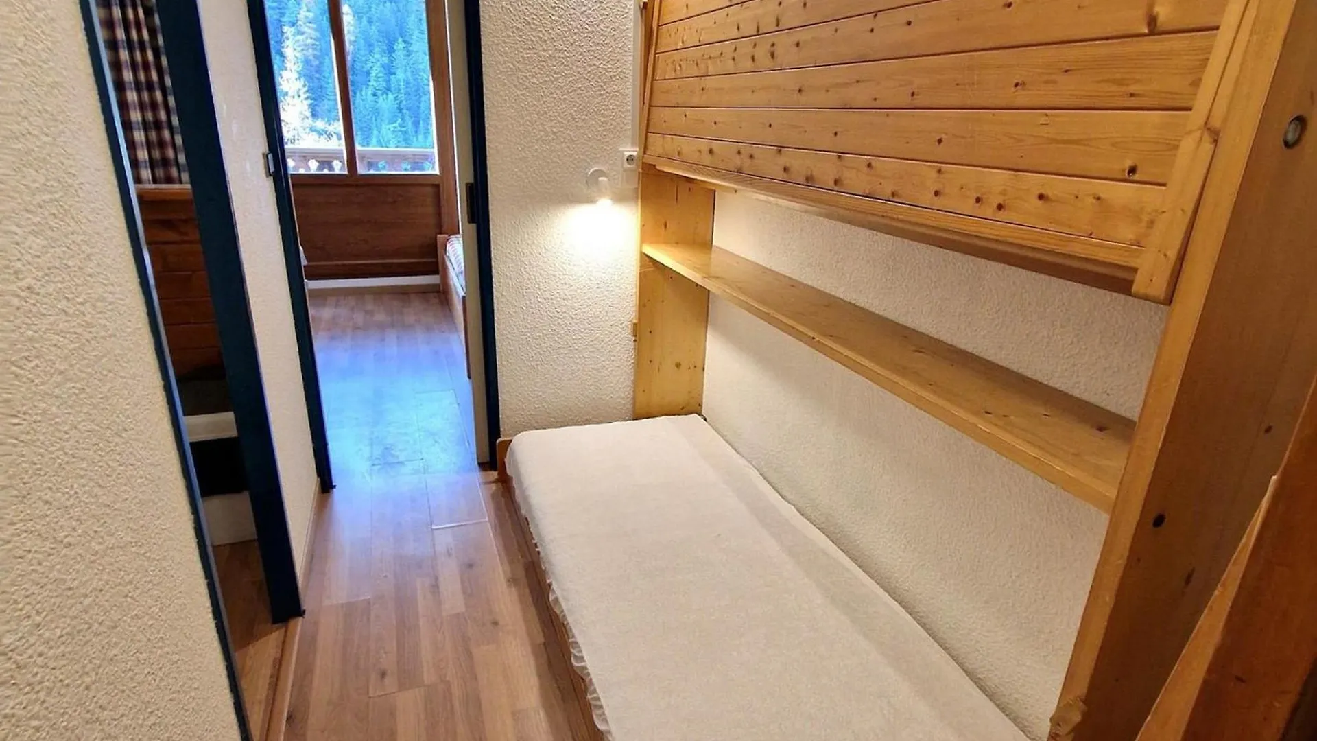 Apartment Studio 4 Pers Au Coeur De Valfrejus Avec Balcon, Cuisine Equipee, Casier A Skis - Fr-1-265-255