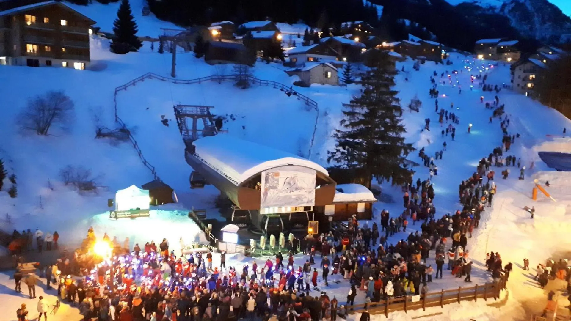 Apartment Studio 4 Pers Au Coeur De Valfrejus Avec Balcon, Cuisine Equipee, Casier A Skis - Fr-1-265-255