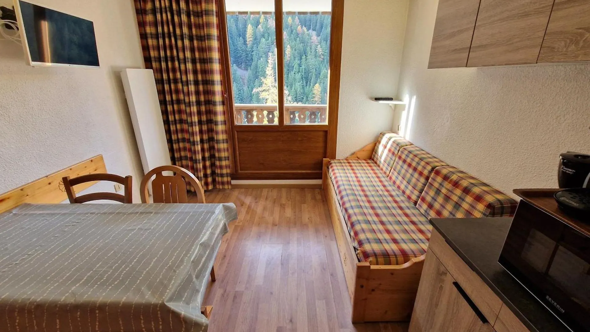 Apartment Studio 4 Pers Au Coeur De Valfrejus Avec Balcon, Cuisine Equipee, Casier A Skis - Fr-1-265-255