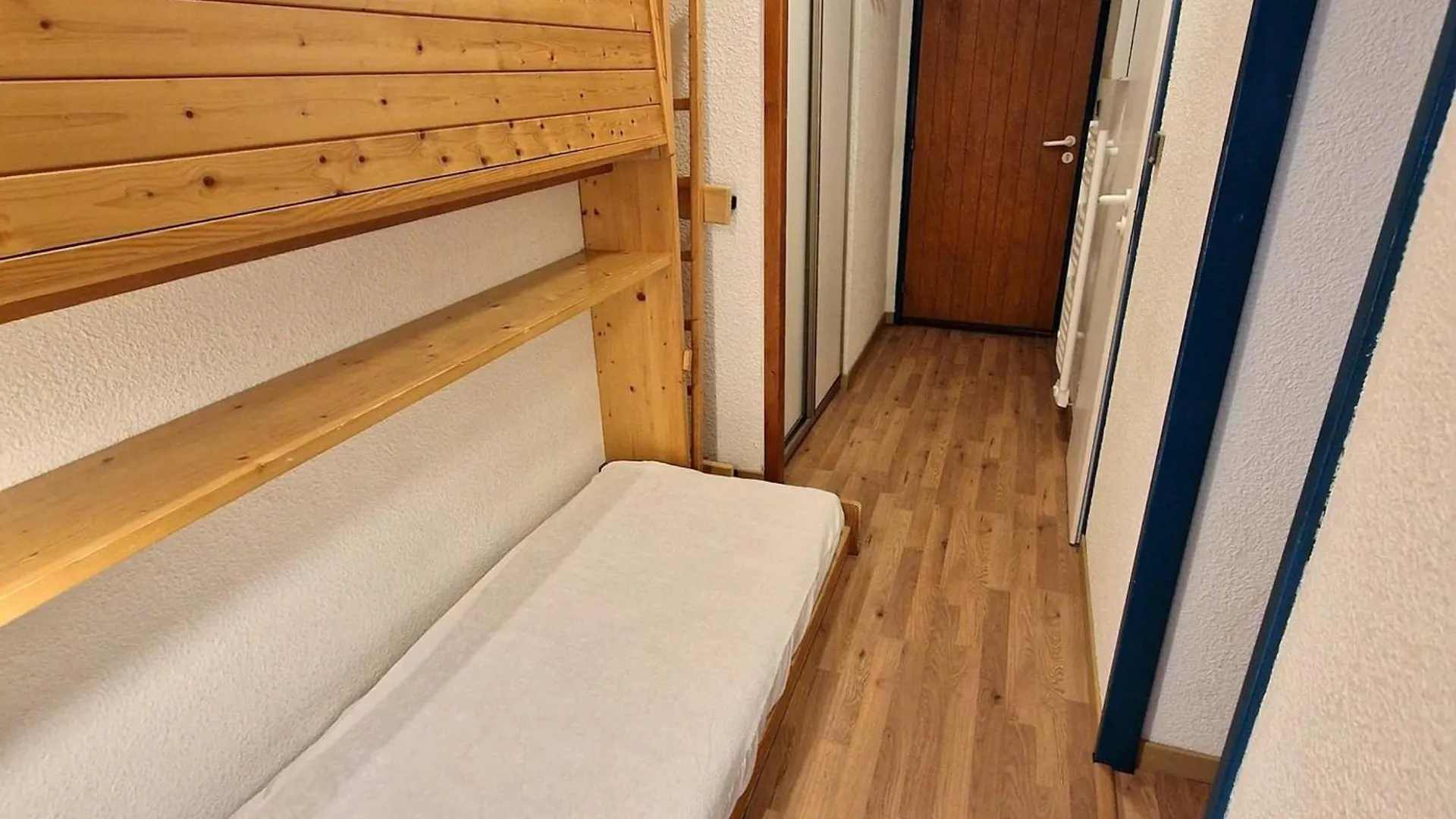 Studio 4 Pers Au Coeur De Valfrejus Avec Balcon, Cuisine Equipee, Casier A Skis - Fr-1-265-255