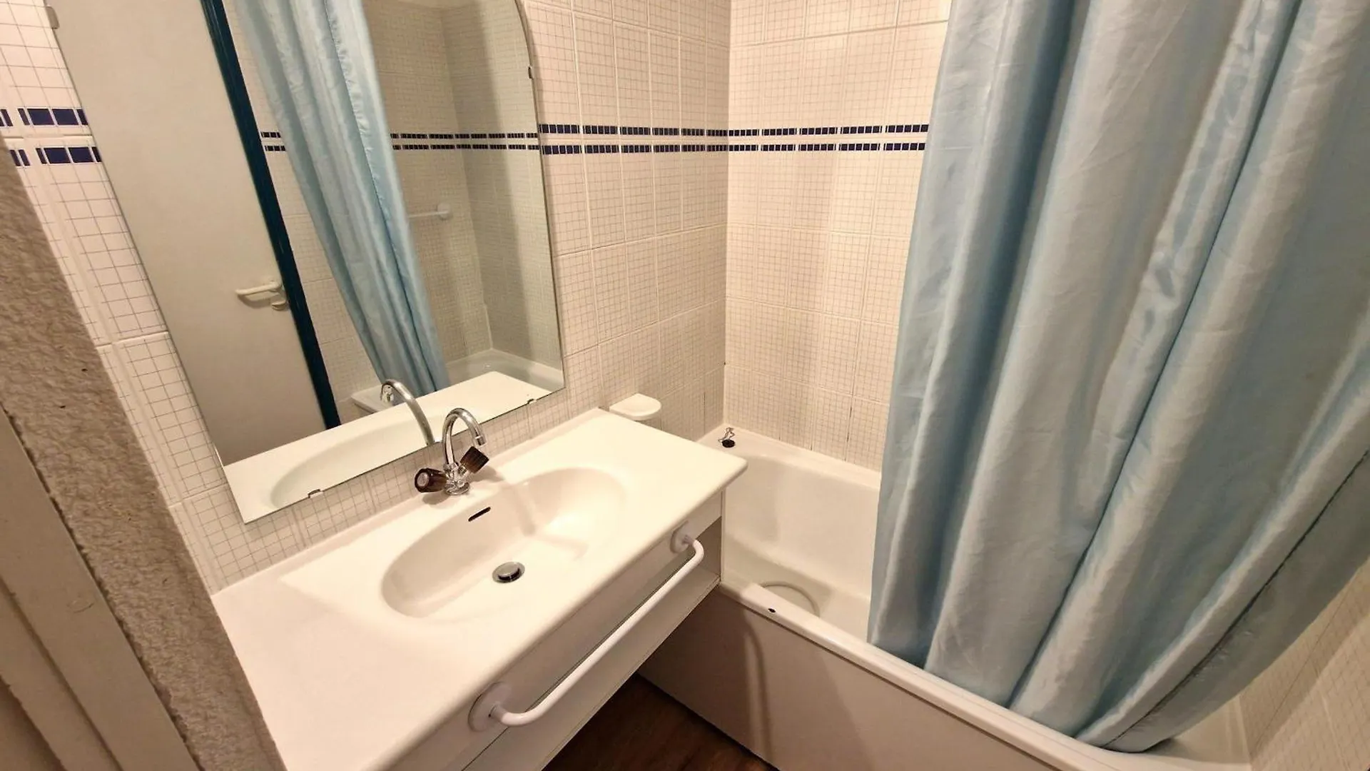 Studio 4 Pers Au Coeur De Valfrejus Avec Balcon, Cuisine Equipee, Casier A Skis - Fr-1-265-255 Apartment