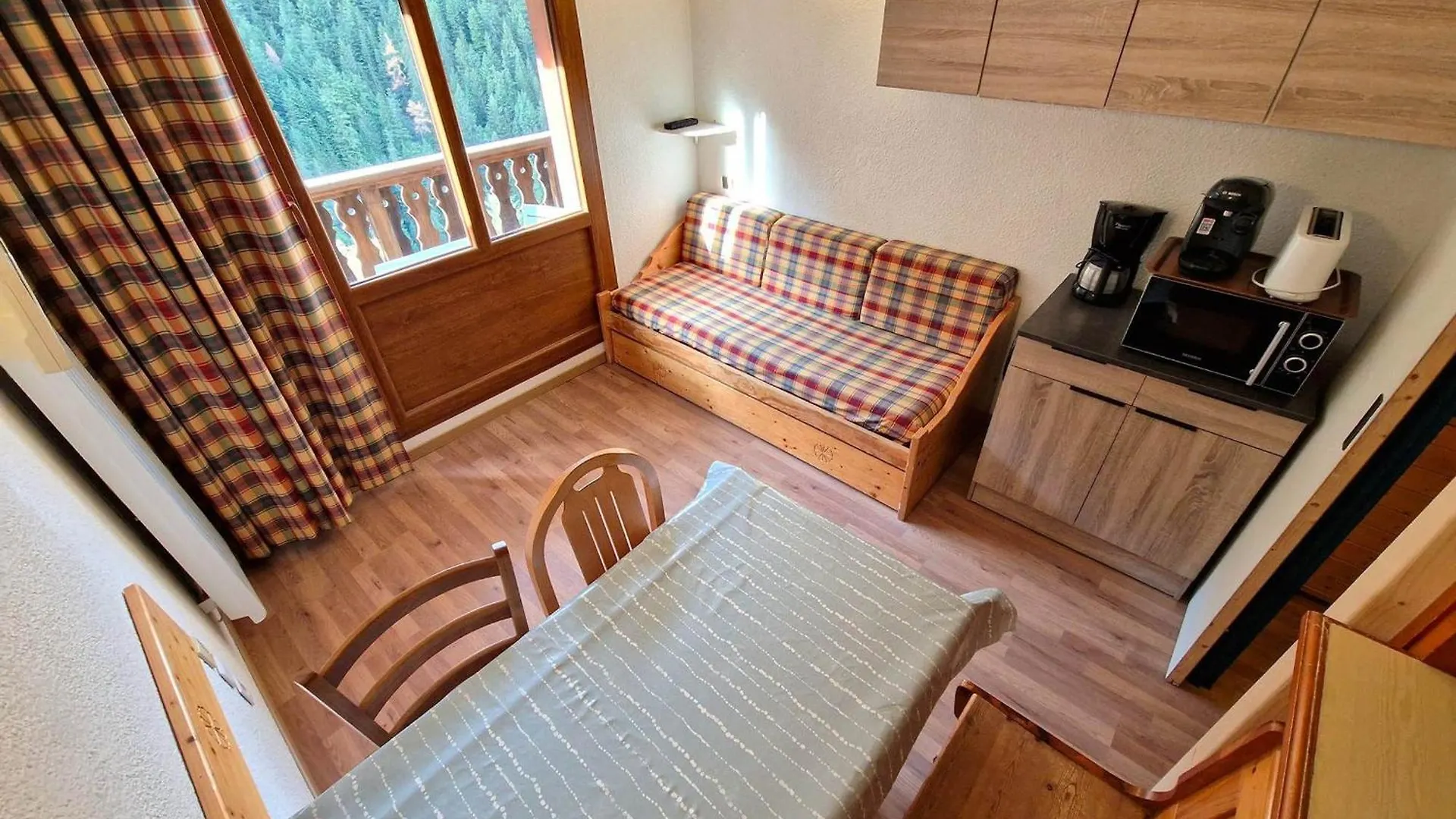 Studio 4 Pers Au Coeur De Valfrejus Avec Balcon, Cuisine Equipee, Casier A Skis - Fr-1-265-255 contacts