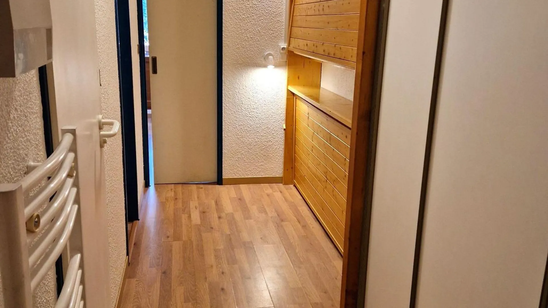 Studio 4 Pers Au Coeur De Valfrejus Avec Balcon, Cuisine Equipee, Casier A Skis - Fr-1-265-255