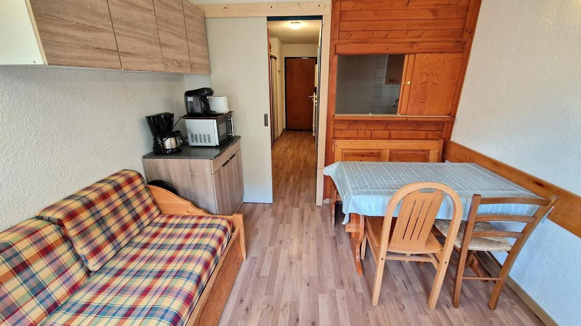 Studio 4 Pers Au Coeur De Valfrejus Avec Balcon, Cuisine Equipee, Casier A Skis - Fr-1-265-255 0*,  France